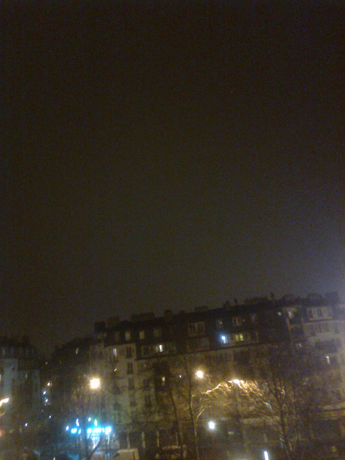 Paris de nuit/Paris de jour soleil voilé ()